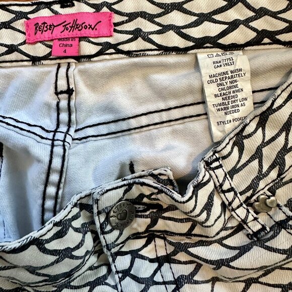 Betsey Johnson Black White Pattern Denim Micro Short Animal Size 4 - Picture 7 of 7